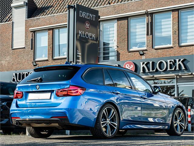 BMW 3-SERIE Touring 318i High Executive M-Sport ORG NL PANO HARMAN KARDON HUD CAMERA ELEK TREKHAAK BOMVOL!!!