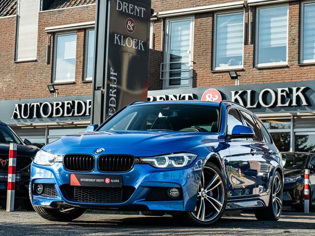 BMW 3-SERIE Touring 318i High Executive M-Sport ORG NL PANO HARMAN KARDON HUD CAMERA ELEK TREKHAAK BOMVOL!!!