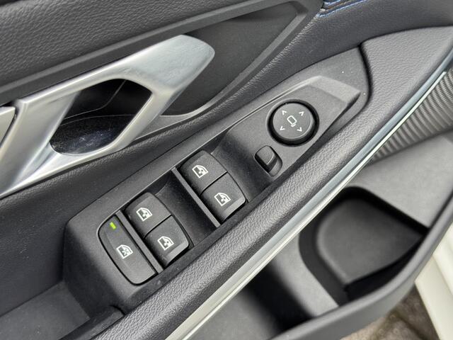 BMW 3-SERIE 320i High Executive