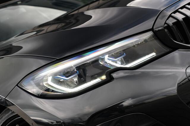 BMW 3-SERIE Touring 330e M Sport Shadow HUD LASERLED PANODAK TREKHAAK CARBON Gratis onderhoud T/M 2027