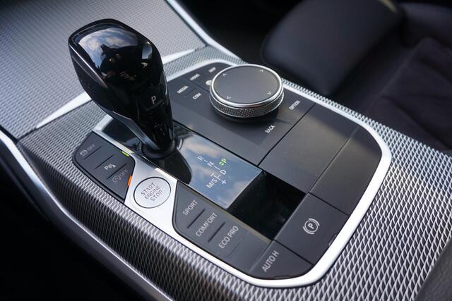 BMW 3-SERIE Touring 318i High Executive | M pakket | Dravitgrau