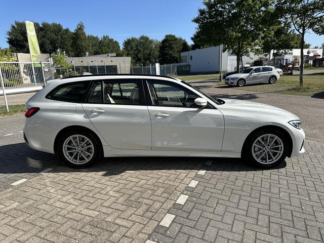 BMW 3-SERIE Touring 330i High Executive Edition