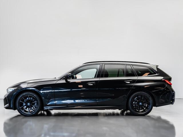 BMW 3-SERIE Touring 330e |M-Pakket|Facelift|Ambient|Elek. Stoelen|Dodehoek|