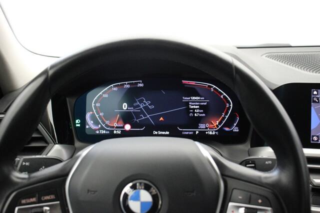 BMW 3-SERIE 318i Sedan Business Edition Automaat - Digitaal Cockpit, Carplay