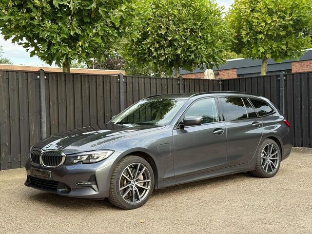 BMW 3-SERIE Touring 330e