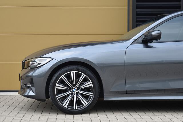 BMW 3-SERIE 318i Executive Edition * Sportstoelen * Hifi * Sfeerverlichting * Sportline uitvoering *