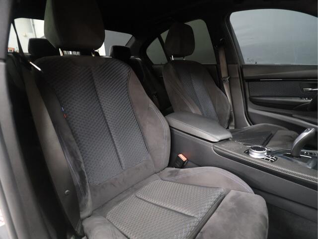 BMW 3-SERIE 330i Centennial Executive M Sport [GROOT NAVIGATIE, TREKHAAK, ALCANTARA SPORTSTOELEN, SPORTSTUUR, PDC V+A, BLUETOOTH, CLIMATE CONTROL, NIEUWSTAAT]