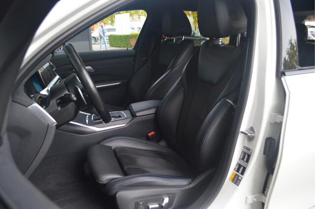 BMW 3-SERIE Touring 320e xDrive High Executive M Sport Automaat / Laserlight / Head-Up display / Comfort Acces / ACC / 18"LM-velgen