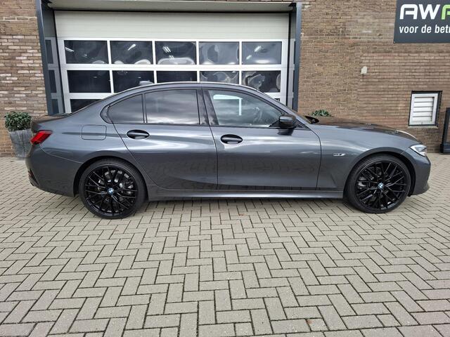 BMW 3-SERIE 320e BusinessBlack Edition
