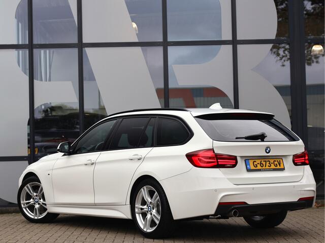 BMW 3-SERIE Touring 318i M Sport Automaat | Pano | Clima | LED | Navi |