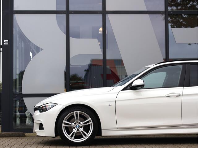 BMW 3-SERIE Touring 318i M Sport Automaat | Pano | Clima | LED | Navi |