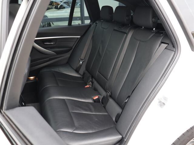 BMW 3-SERIE Touring 318i M Sport Automaat | Pano | Clima | LED | Navi |