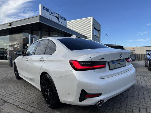 BMW 3-SERIE 330e xDrive Sport - Line M sport stuur, Sch/dak, Harman Kardon, memory, leer, etc