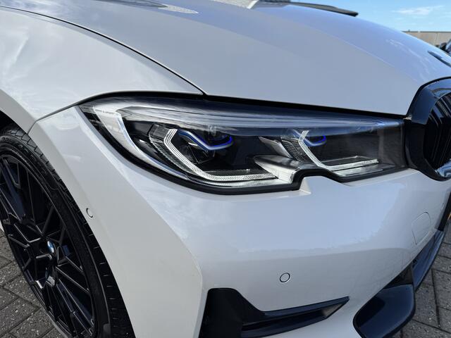 BMW 3-SERIE 330e xDrive Sport - Line M sport stuur, Sch/dak, Harman Kardon, memory, leer, etc
