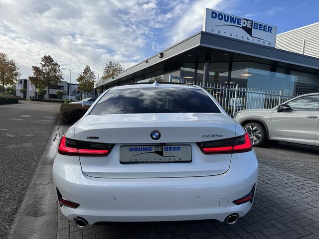 BMW 3-SERIE 330e xDrive Sport - Line M sport stuur, Sch/dak, Harman Kardon, memory, leer, etc