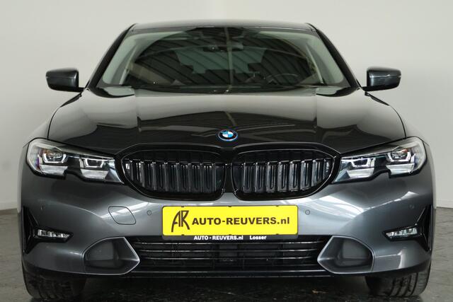 BMW 3-SERIE 320e High Executive / LED / Navi / CarPlay / Leder / DAB