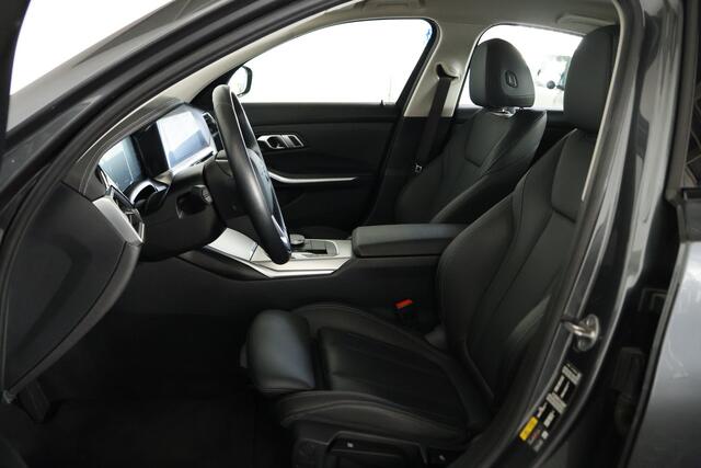 BMW 3-SERIE 320e High Executive / LED / Navi / CarPlay / Leder / DAB