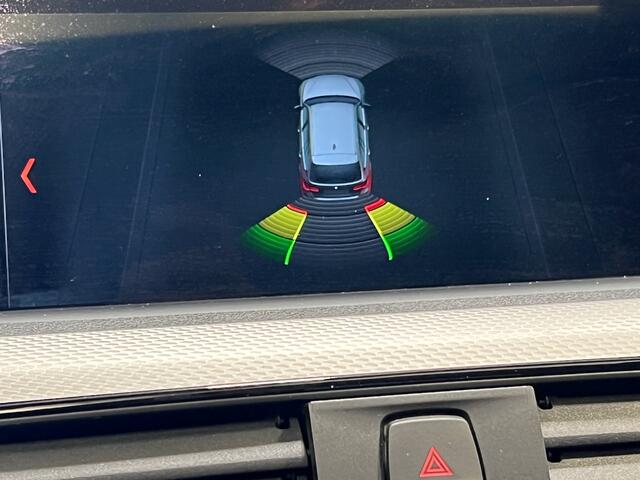 BMW 3-SERIE Touring 320i Edition M Sport Shadow High Executive | Navigatie | LM Velgen 19" | Elektrisch Glazen Panoramadak | Voorstoelen Verwarmd | Cruise Control | Lederen Bekleding | Airco |