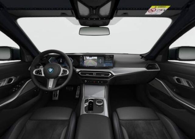 BMW 3-SERIE Touring 330e xDrive M Sport Pro - Trekhaak - Panoramadak - Parking/Driving Assistant - Active Cruise Control - Active Protection - Geluiddempende/Getinte Ruiten - Comfort Access - Harman kardon -