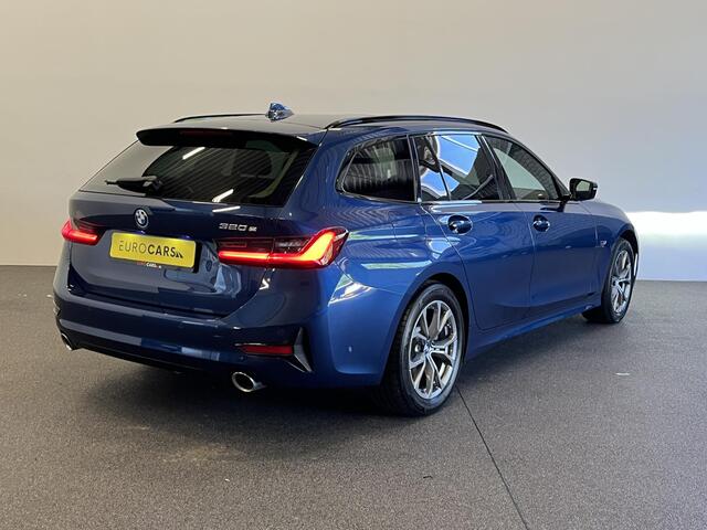 BMW 3-SERIE Touring 320e Sportline Aut-8 Panoramadak HUD Laser Licht Adaptive Cruise Trekhaak Leder Navi PDC VA