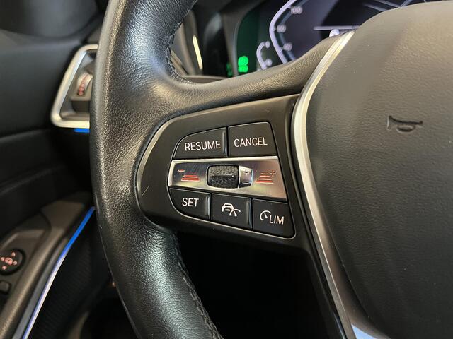 BMW 3-SERIE Touring 320e Sportline Aut-8 Panoramadak HUD Laser Licht Adaptive Cruise Trekhaak Leder Navi PDC VA