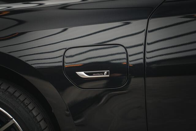 BMW 3-SERIE 330e M SPORT, curved display, comfort package