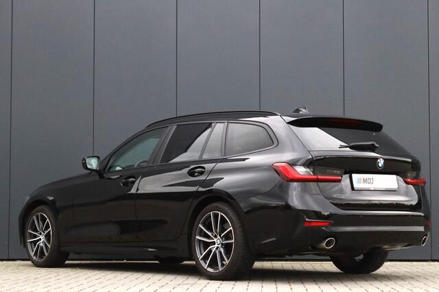 BMW 3-SERIE 318d / 320d Sportstoelen 18inch Carplay Dealer oh. BTW auto