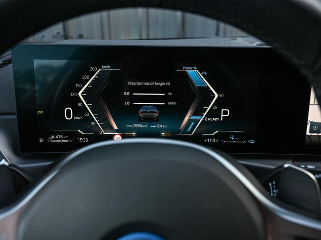 BMW 3-SERIE 330e | M-SPORT | SPORT SEATS | FULL STYLING | AMBIANCE INTERIEUR | ACTIVE CRUISE | DAB+ | HIFI SOUND | SHADOW-LINE | TREKHAAK | STUURVERWARMING