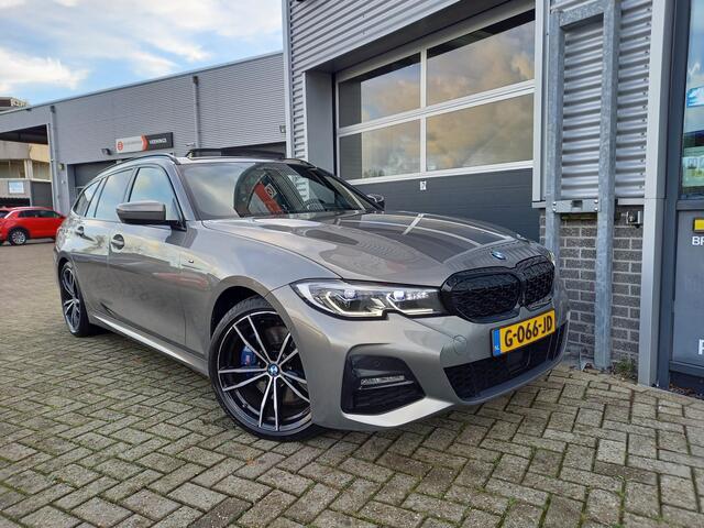 BMW 3-SERIE Touring 330i Introduction High Executive Edition M-SPORT - 360 CAMERA - PANO - VIRTUAL COCKPIT - LEER - NL AUTO