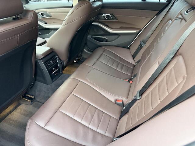 BMW 3-SERIE Touring 320e LCI Org NL 1ste eigenaar Widescreen