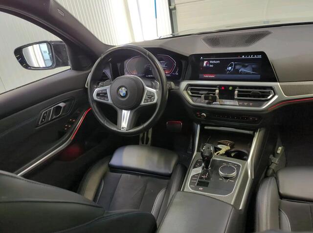 BMW 3-SERIE Touring 318i Executive Edition | M-Pakket | Panoramadak | NL-Auto