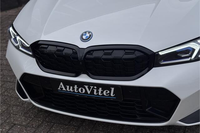 BMW 3-SERIE Touring 330e M-Sport | 19,5 kWh Accu | Panodak | Head-Up | Memory | Trekhaak | 360° Camera | Fabrieksgarantie