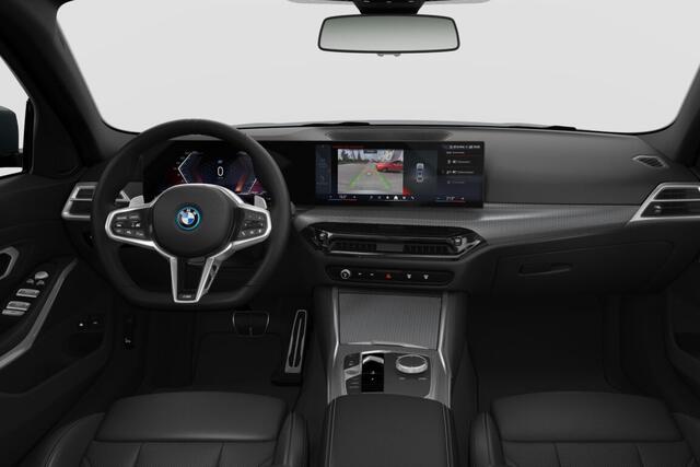 BMW 3-SERIE Sedan 330e | M Sport | Comfort Pack | Glazen dak | Active Cruise Control