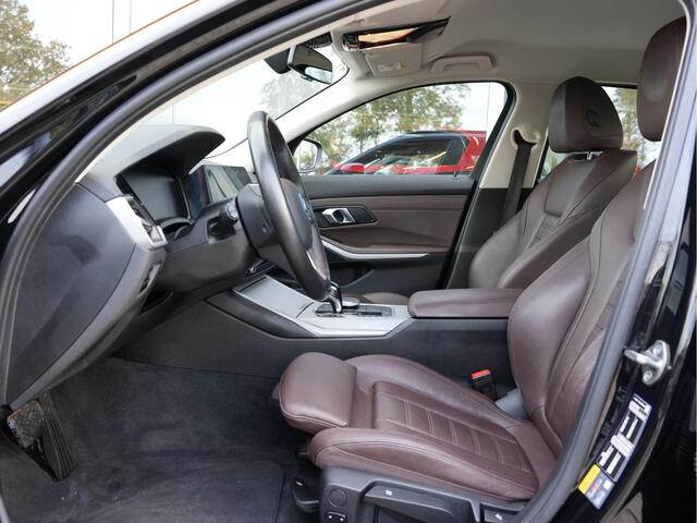 BMW 3-SERIE Touring 320e Business Edition Plus | Navigatie | SOH 91% | Laserlicht | Keyless