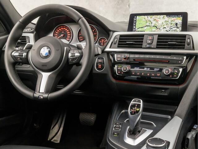 BMW 3-SERIE 320i M Sport High Executive 184Pk Automaat (SCHUIFDAK, M PAKKET, GROOT NAVI, DEALER ONDERHOUDEN, HEAD-UP DISPLAY, LEDER, STOELVERWARMING, SPORT AUTOMAAT, GROOTLICHTASSISTENT, NIEUWSTAAT)