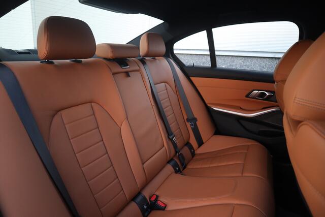 BMW 3-SERIE 330e High Executive Adaptieve cruise / 360 / Head-up / Harman Kardon / Dode hoek / Leder /