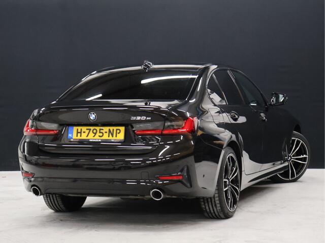 BMW 3-SERIE 330e eDrive Sport [SCHUIFKANTELDAK, PDC V+A, CAMERA 360, ADAPTIVE CRUISE CONTROL, LANE ASSIST, APPLE CARPLAY, ANDROID AUTO, STOELVERWARMING, SFEERVERLICHTING, NIEUWSTAAT]