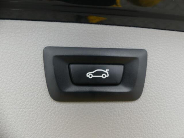 BMW 3-SERIE Touring 318i High Executive / Sportstoelen / Leer