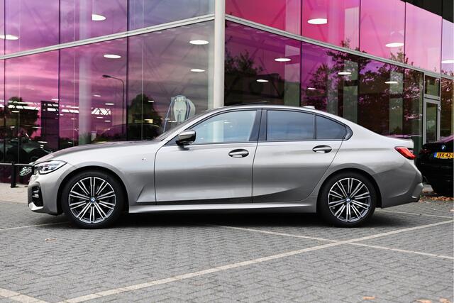 BMW 3-SERIE 320i High Executive Edition M Sport Automaat / Panoramadak / Active Cruise Control / Parking Assistant Professional / HiFi / Stoelverwarming / 18" LMV