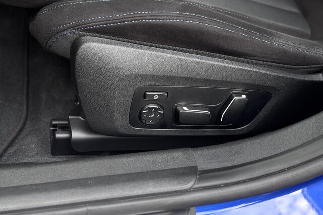 BMW 3-SERIE Touring 330e M-Sport | 19,5 kWh | Panodak | Head-Up | Memory | Trekhaak | 360° Camera | Fabrieksgarantie