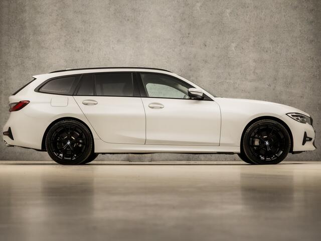 BMW 3-SERIE Touring 330e High Executive Sportline 293Pk Automaat (APPLE CARPLAY, GROOT NAVI, LEDER, CAMERA, SFEERVERLICHTING, STOELVERWARMING, SPORTSTOELEN, GETINT GLAS, TREKHAAK ELEKTRISCH, ELEK ACHTERKLEP, NIEUWSTAAT)