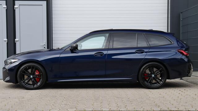 BMW 3-SERIE Touring 330i M-Sport Pro | Harman/Kardon | Panoramadak | Head-up | Trekhaak | M Sportstoelen | Carbon
