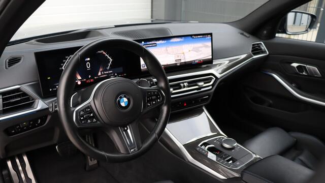 BMW 3-SERIE Touring 330i M-Sport Pro | Harman/Kardon | Panoramadak | Head-up | Trekhaak | M Sportstoelen | Carbon