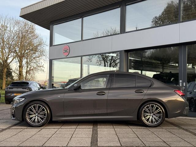 BMW 3-SERIE 318i Aut. M-Sport | Panorama | Leder Sport | Camera | ACC | Dravit Grau |