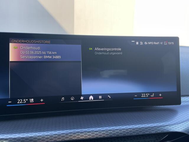 BMW 3-SERIE 330e M Sport Edition / Fabrieksgarantie t/m 6-2028 / Elektrische Trekhaak (1500 KG) / Adaptieve Cruise Control / Stoel-/Stuurverwarming / Achteruitrijcamera / Sportstoelen / Apple Carplay/Android auto / Schuif-/kanteldak /