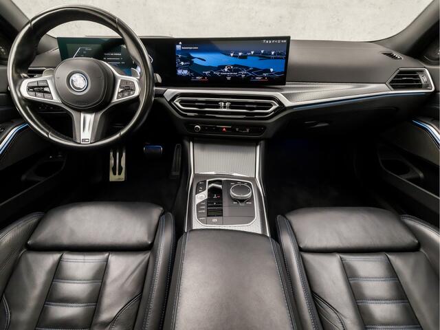 BMW 3-SERIE Touring 330e M Sport 293Pk Automaat (KUIPSTOELEN, PANORAMADAK, HEAD-UP DISPLAY, HARMAN/KARDON, ADAPTIVE CRUISE, M SPORTSTOELEN, SFEERVERLICHTING, ELEK ACHTERKLEP, APPLE CARPLAY, KEYLESS, CAMERA, NIEUWSTAAT)