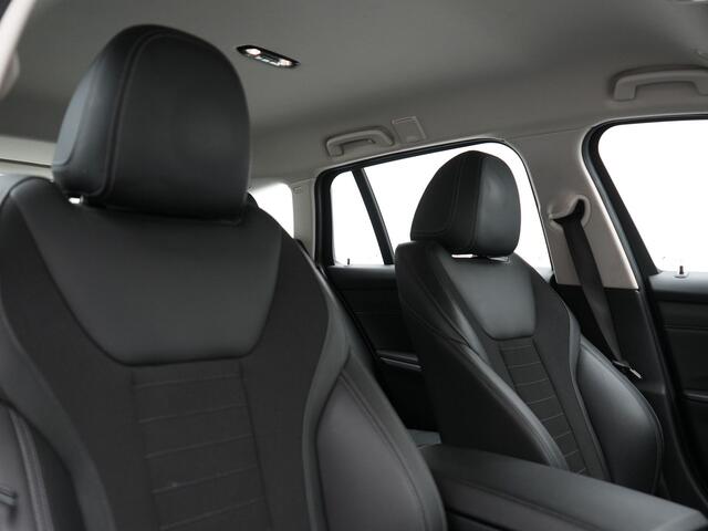 BMW 3-SERIE Touring 330e Sportline Plug In Hybrid 293pk Dealer O.H PHEV | Adaptive Cruise | Apple Carplay | Lederen Sportstoelen Verwarmd | Blis | Lane Assist | Front Assist | Navigatie | Virtual | DAB |