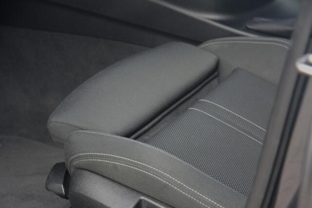 BMW 3-SERIE Touring 330d RWD High Executive | Navigatie | Sportstoelen | Full LED | ACC | Stoelverwarming | PDC | Elek.Trekhaak!! | Keurige 330d met de fijne 6 cilinder.