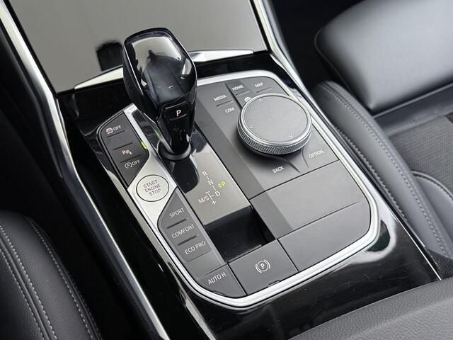 BMW 3-SERIE 320i 2.0T 184pk AUT-8 Navi-Pro Apple Carplay Android Bordherk. Sport Line Shadow-Line Sportstoel+ 1/2 Leer PDC-a+v Teleservice Dual-ECC Business Edition HiFi+9speakers Drive-Assist LED Connected-Services LED Live Cockpit Pro Active guard DAB WiFi 1600kg t