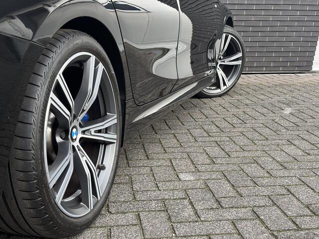BMW 3-SERIE 330i xDrive High Executive M Sport / Panodak / Harman/Kardon / Laser licht